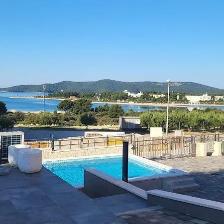 Apartamento Family-friendly With Swimming Pool Solaris, - 27992
